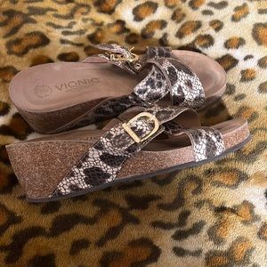 Vionic wedge sandal 39/8-8.5